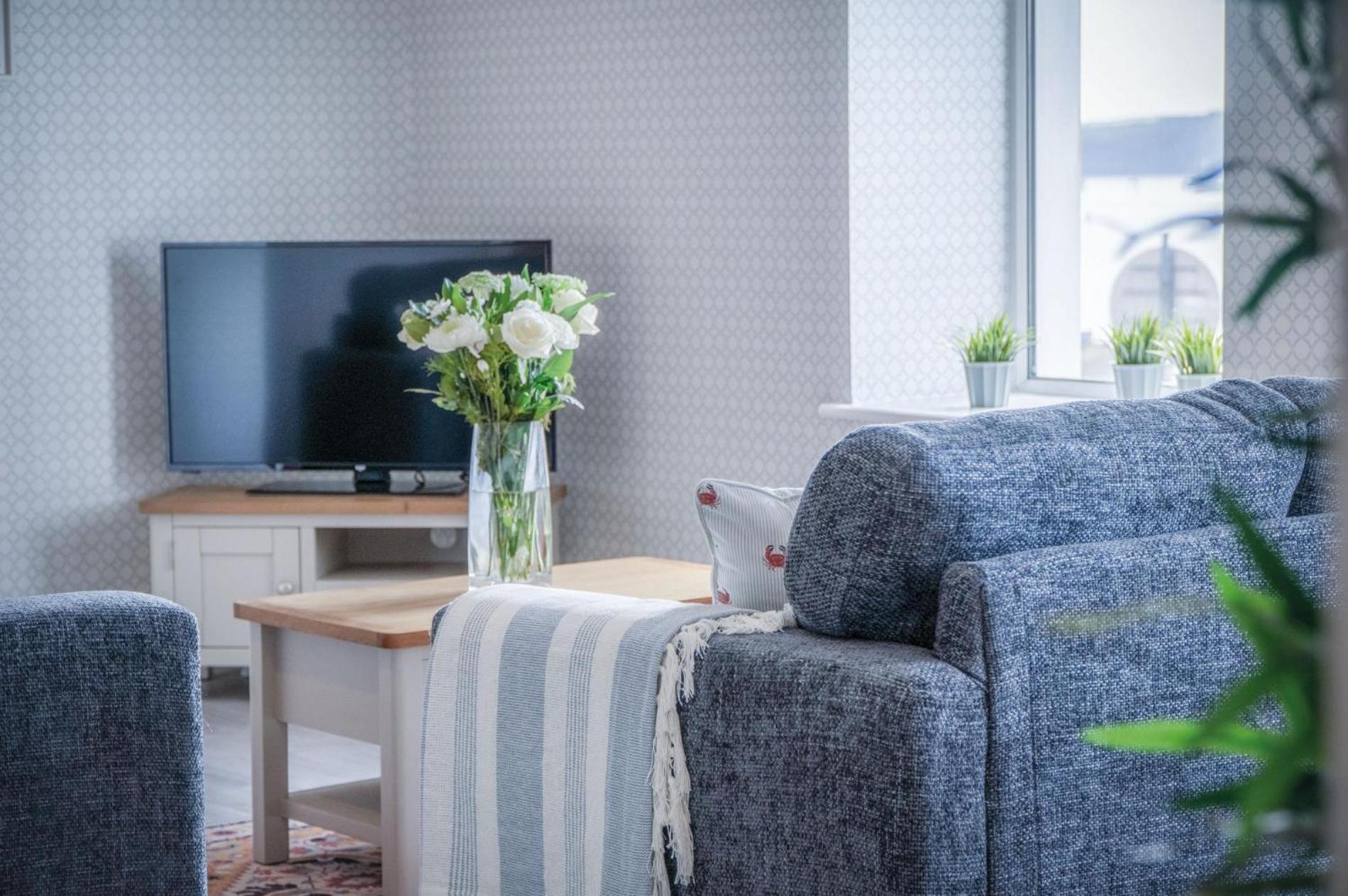 Haven View - 2 Bedroom Apartment - ميلفورد هافن المظهر الخارجي الصورة