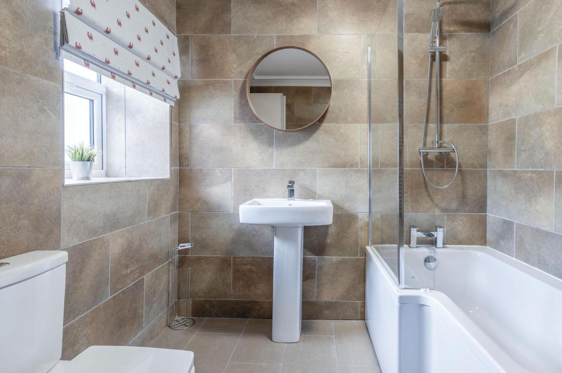 Haven View - 2 Bedroom Apartment - ميلفورد هافن المظهر الخارجي الصورة