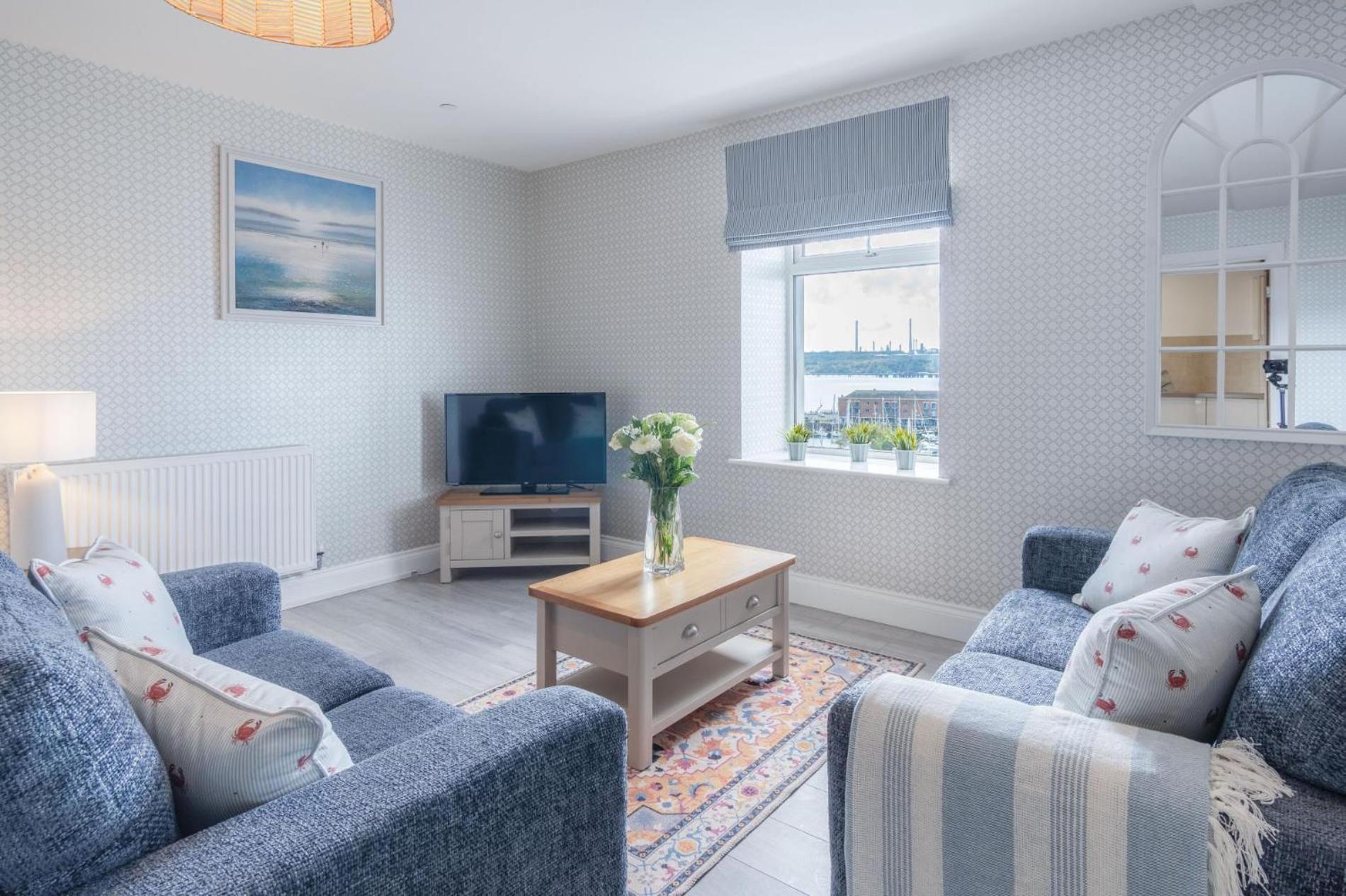 Haven View - 2 Bedroom Apartment - ميلفورد هافن المظهر الخارجي الصورة
